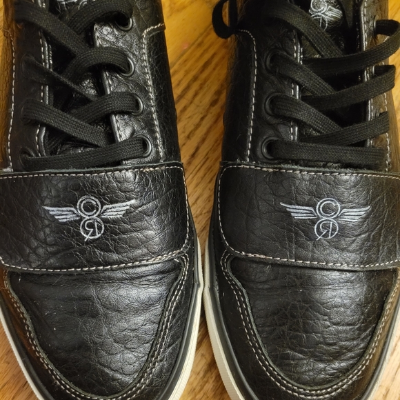 Men's Size 11 Sneakers - Picture 1 of 7